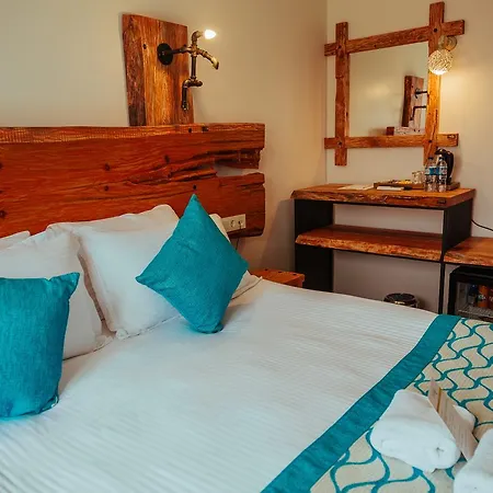 Hotel Livadi *