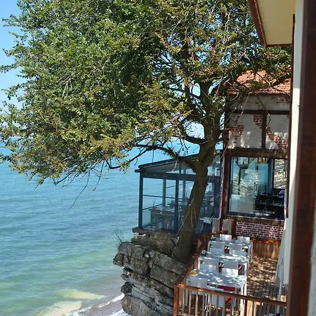 Livadi Hotel *